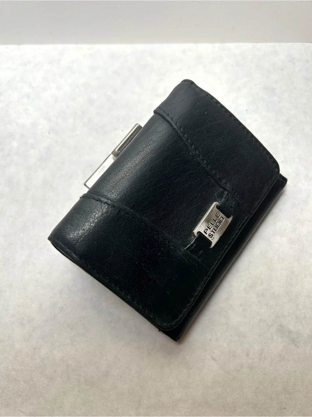 Pelle Studio Genuine Leather Black Trifold Wallet with Kiss Lock EUC